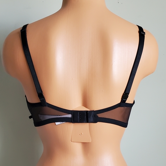 36D VICTORIA'S SECRET PUSH-UP BRA ♥️ - Picture 2 of 3